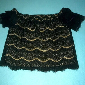 LOVE FIRE lace black blouse on or off shoulders fully lined short sleeve size M